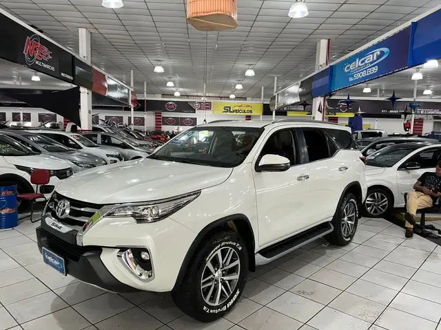 Carro Toyota SW4 2019 2.8 TDI SRX 7L 4x4 (Aut) (Diesel)