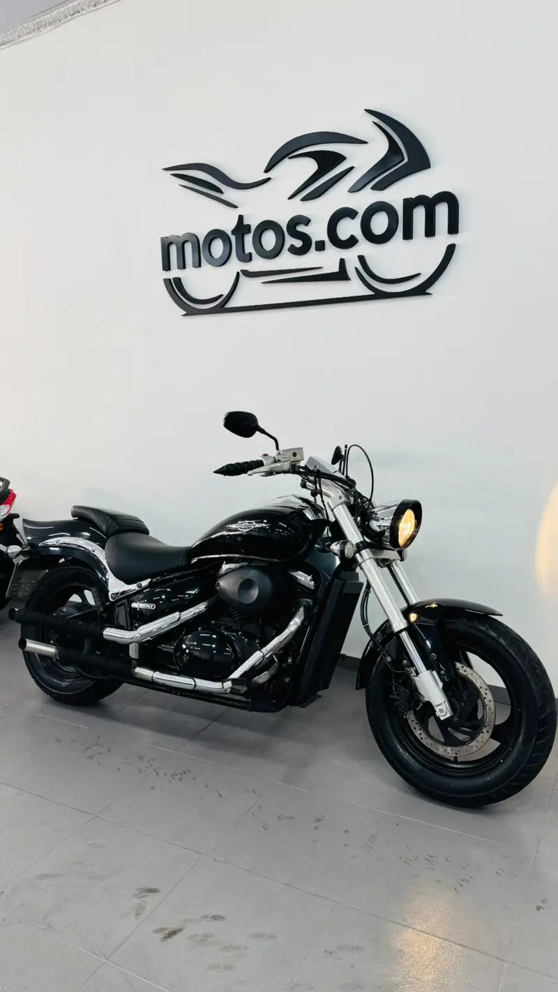 Suzuki Boulevard M800