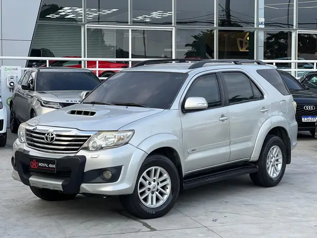 Carro Toyota Hilux SW4 2014 3.0 TDI 4x4 SRV 7L