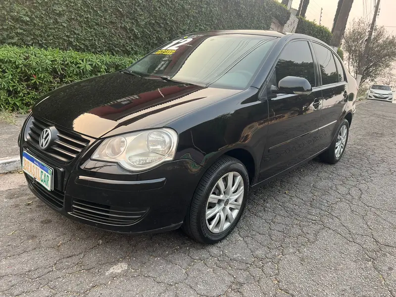 Volkswagen Polo Sedan 1.6 8V (Flex)