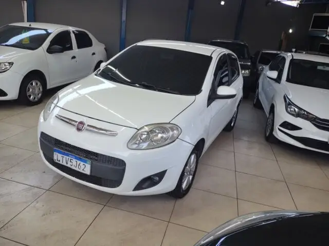 Carro Fiat Palio 2015 Attractive 1.4 Evo (Flex)