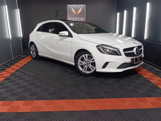 Carro Mercedes-Benz A 200 2018 200 1.6 Turbo FlexFuel DCT