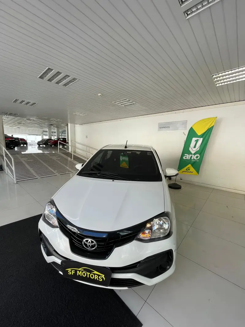 Toyota Etios Sedan X Plus 1.5 (Aut) (Flex)