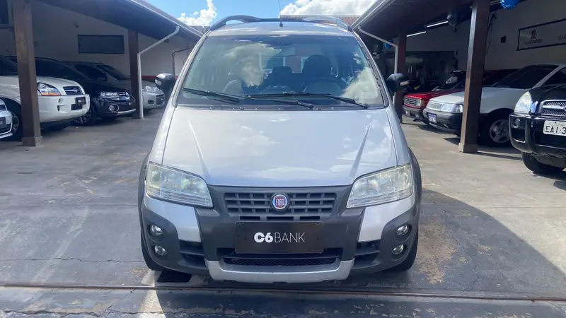 Fiat Idea Adventure 1.8 Dualogic (Flex)