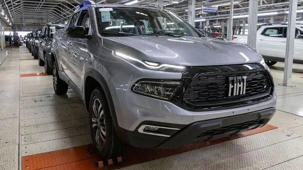 Picape intermediária tem bom nível de equipamentos e é tão confortável quanto um SUV