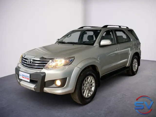 Carro Toyota Hilux SW4 2012 SR 4x2 2.7/ 2.7 Flex 16V Aut.