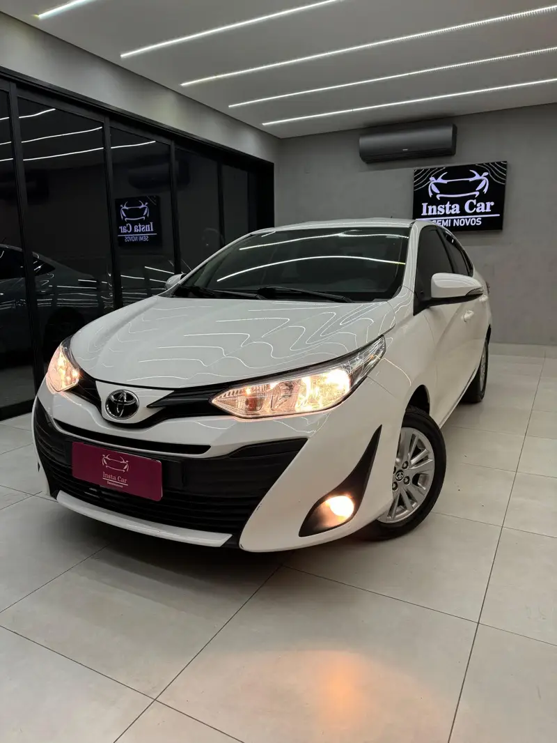 Toyota Yaris Sedan 1.5 XL CVT (Flex)