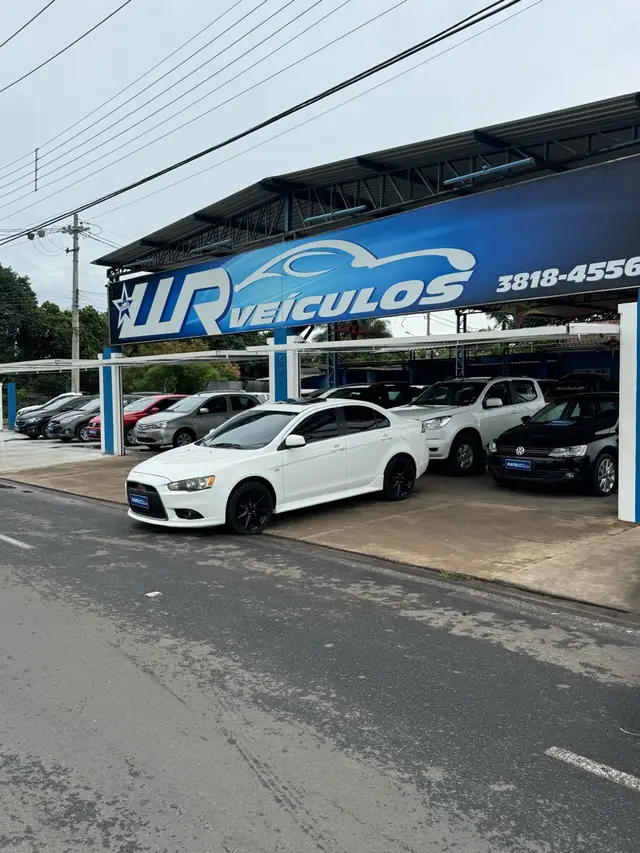 Carro Mitsubishi Lancer 2013 2.0 16V