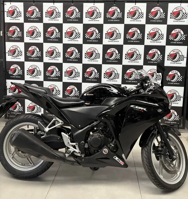Moto Honda CBR 250R 2012 Standard