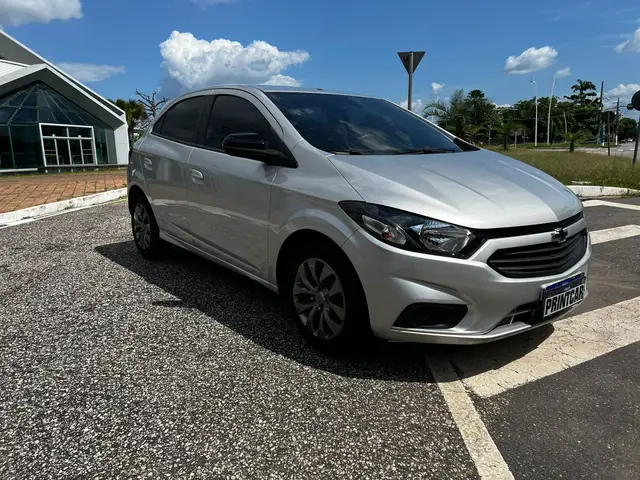 Carro Chevrolet Onix 2021 1.0 (Flex)