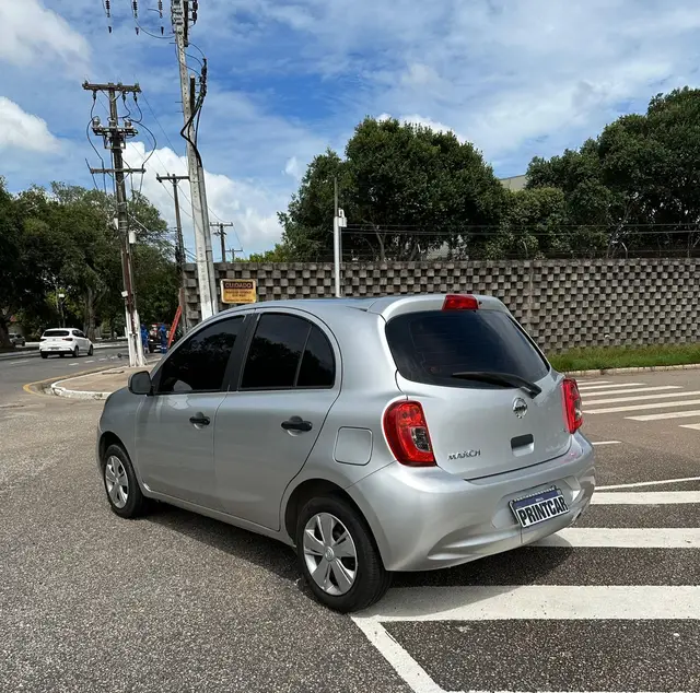 Carro Nissan March 2018 1.0 12V S (Flex)