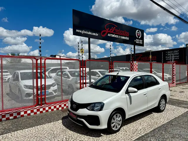 Carro Toyota Etios Sedan 2019 X Plus 1.5 (Flex)