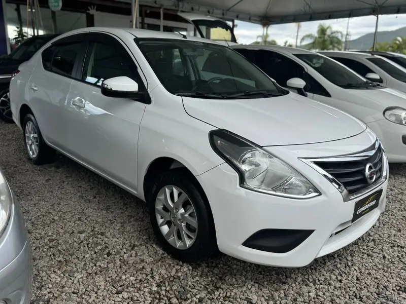 Nissan Versa 1.6 16V SV FlexStart CVT (Flex)