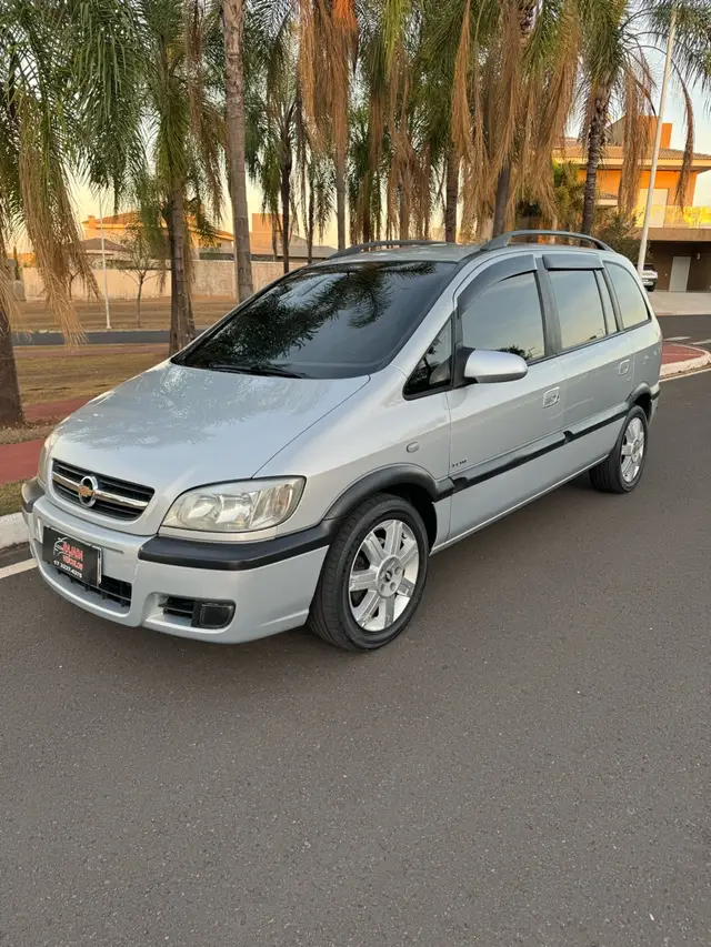 Carro Chevrolet Zafira 2005 Elite 2.0 (Flex)