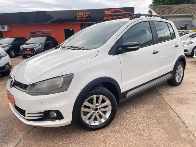 Carro Volkswagen Fox 2017 1.0 MPI Track (Flex)