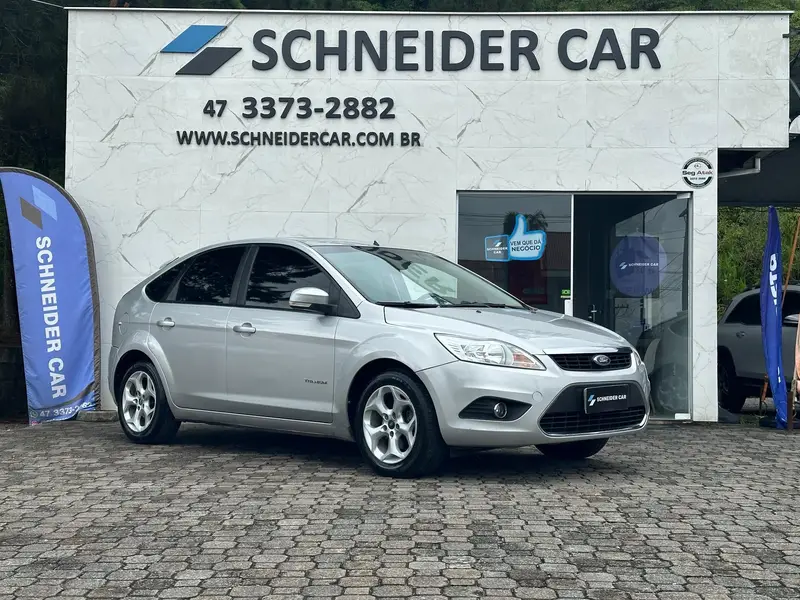 Ford Focus Sedan Titanium 2.0 16V  (Aut)