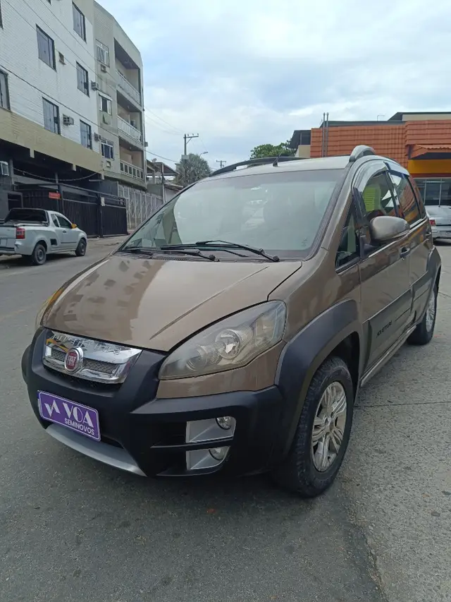 Carro Fiat Idea 2013 Adventure 1.8 16V E.TorQ (Flex)