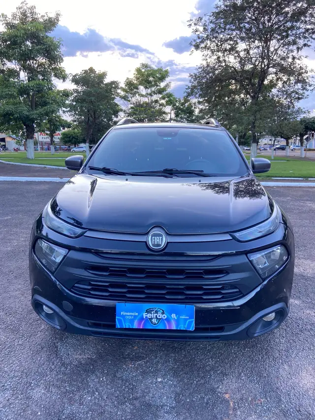 Carro Fiat Toro 2018 Blackjack 2.4 TigerShark AT9 (Flex)