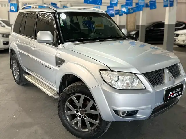 Carro Mitsubishi Pajero TR4 2013 2.0 16V 4x2 (Flex) (Aut)