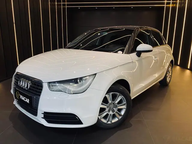 Carro Audi A1 2015 1.4 TFSI Sportback Ambition S Tronic