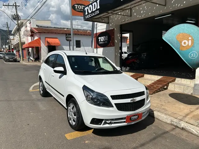 Carro Chevrolet Agile 2013 LT 1.4 8V (Flex)