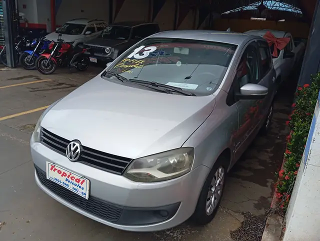 Carro Volkswagen Fox 2013 1.0 VHT (Flex) 4p