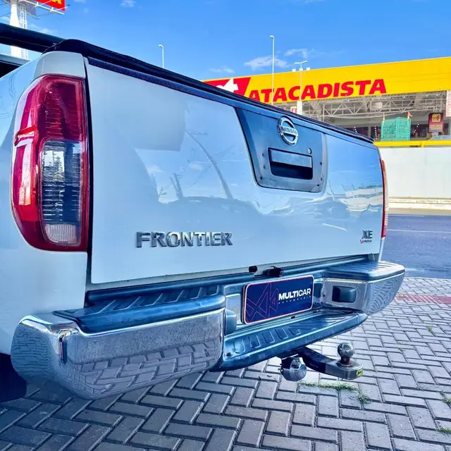 Carro Nissan Frontier 2013 XE 4x4 2.5 16V (cab. dupla)
