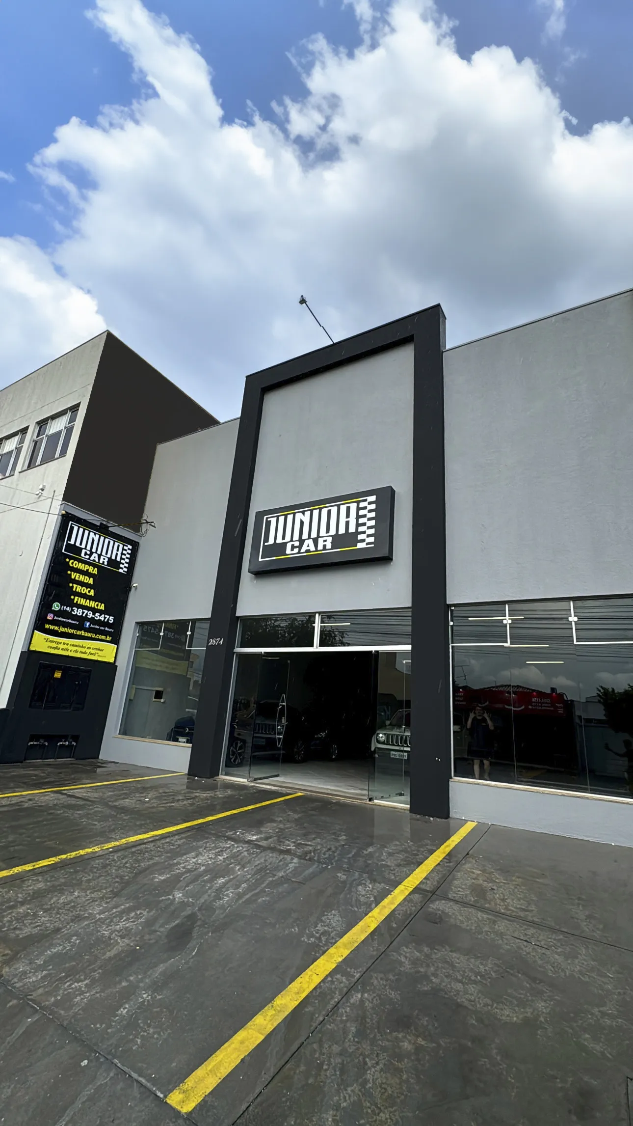Fachada da loja Junior Car - Bauru - SP
