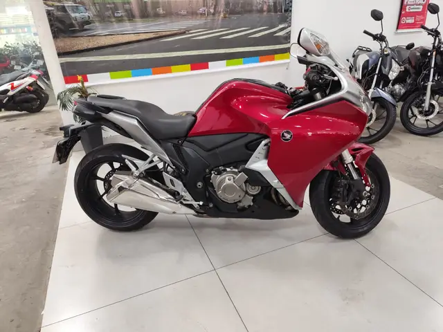 Carro Honda VFR 2011 1200F