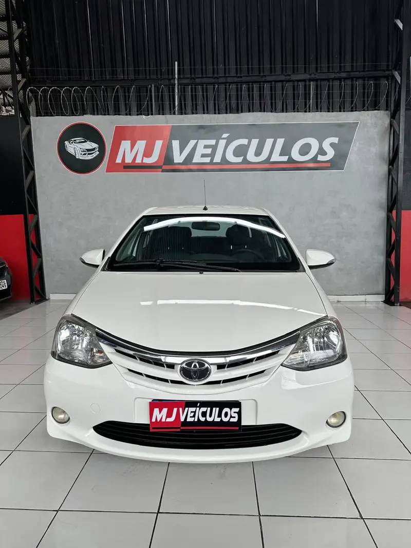 Toyota Etios Sedan XLS 1.5 (Flex)