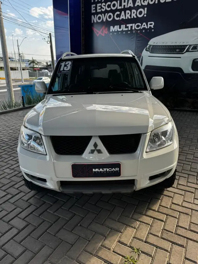 Carro Mitsubishi Pajero TR4 2013 2.0 16V 4x2 (Flex) (Aut)