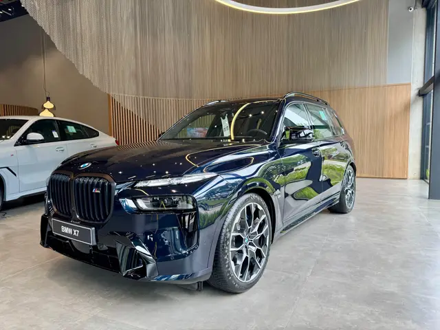 Carro BMW X7 2025 M60i 4.4 Turbo (Aut.) (Híb.)