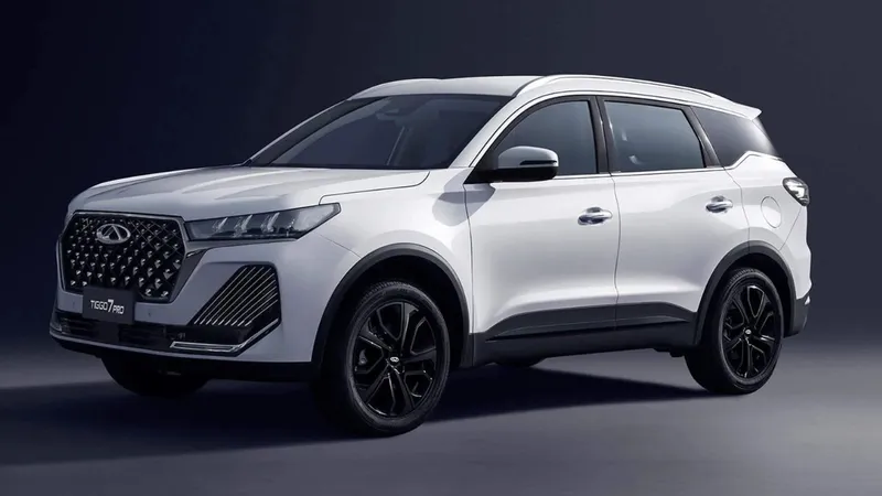 Novo Chery Tiggo 7 Pro australiano antecipa versão híbrida plug-in nacional
