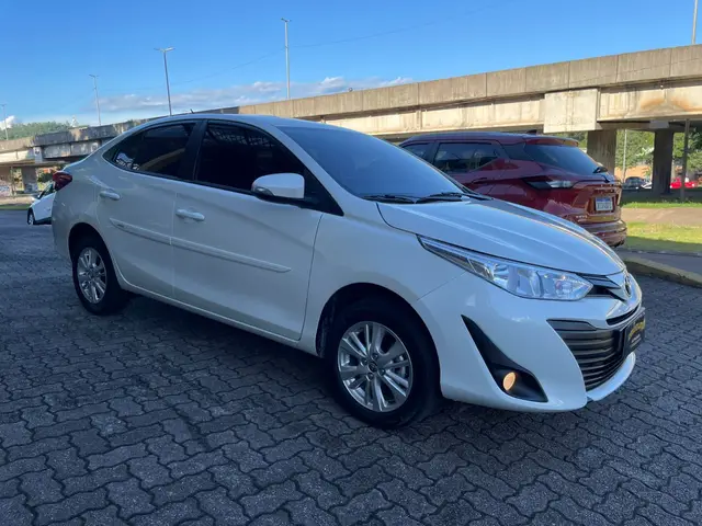 Carro Toyota Yaris Sedan 2019 1.5 XL CVT (Flex)