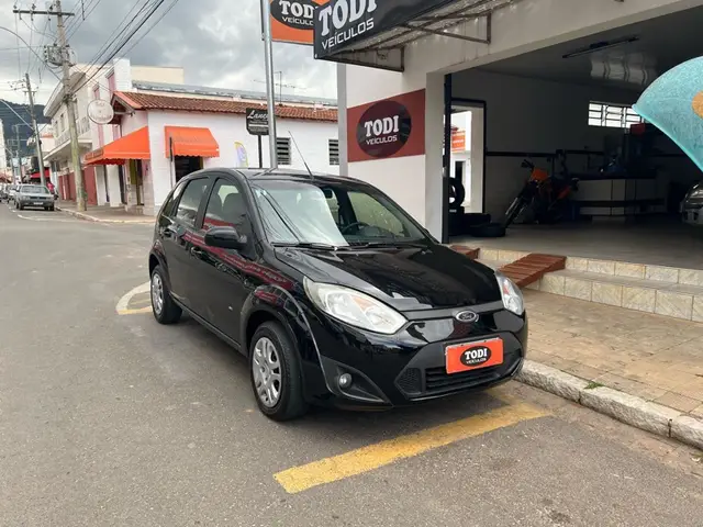 Carro Ford Fiesta Hatch 2014 SE 1.0 RoCam (Flex)