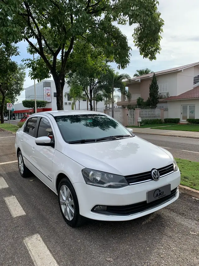 Carro Volkswagen Voyage 2014 1.6 VHT Highline I-Motion (Aut) (Flex)