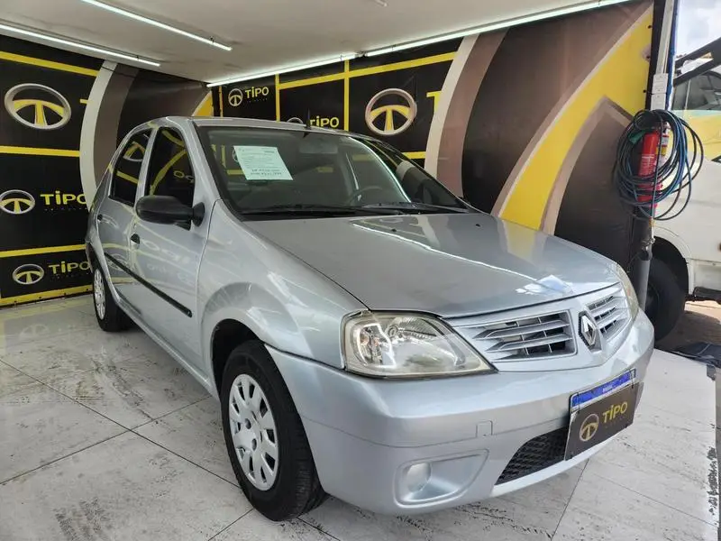 Renault Logan Expression 1.0 16V (flex)