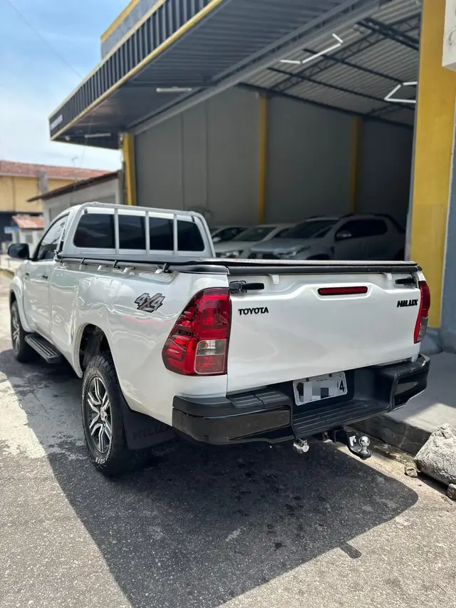Carro Toyota Hilux Cabine Simples 2011 Hilux STD 4x4 2.5 (cab. simples)