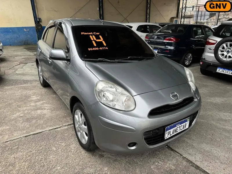 Nissan March 1.6 16V SV (Flex)