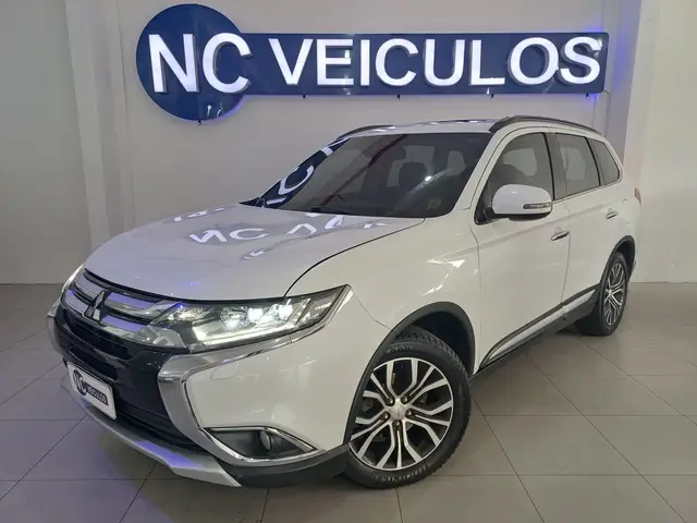 Carro Mitsubishi Outlander 2016 2.2 DI-D 4WD (Aut)