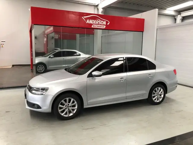 Carro Volkswagen Jetta 2013 2.0 Comfortline Tiptronic (Flex)