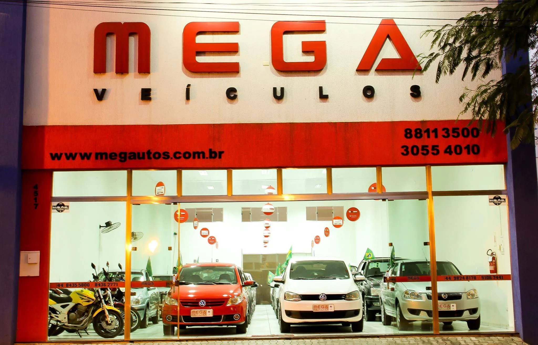 Fachada da loja Veículos à venda em MEGA VEICULOS - Umuarama - PR | Mobiauto