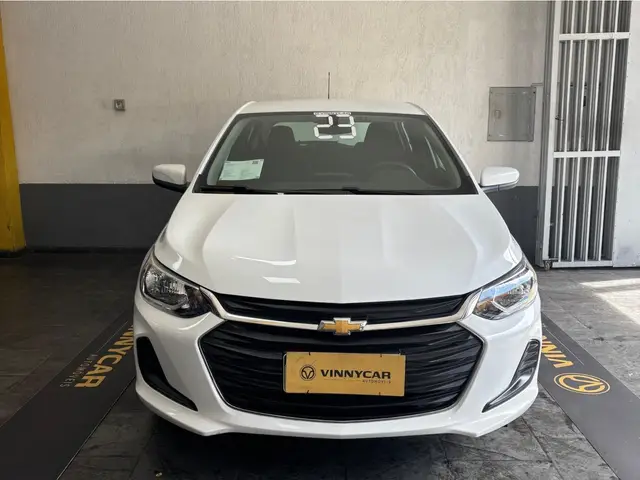 Carro Chevrolet Onix Plus 2023 LT 1.0