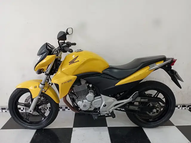 Carro Honda CB 300R 2013 Standard