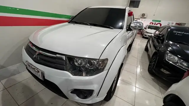 Carro Mitsubishi L200 Triton Sport 2015 3.2 DID-H HPE 4WD (Aut)
