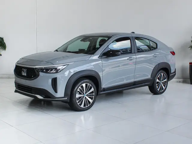 Carro Fiat Fastback 2025 Audace T200 Hybrid