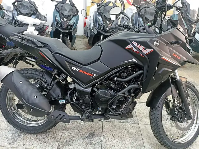 Carro Dafra NH 2025 300