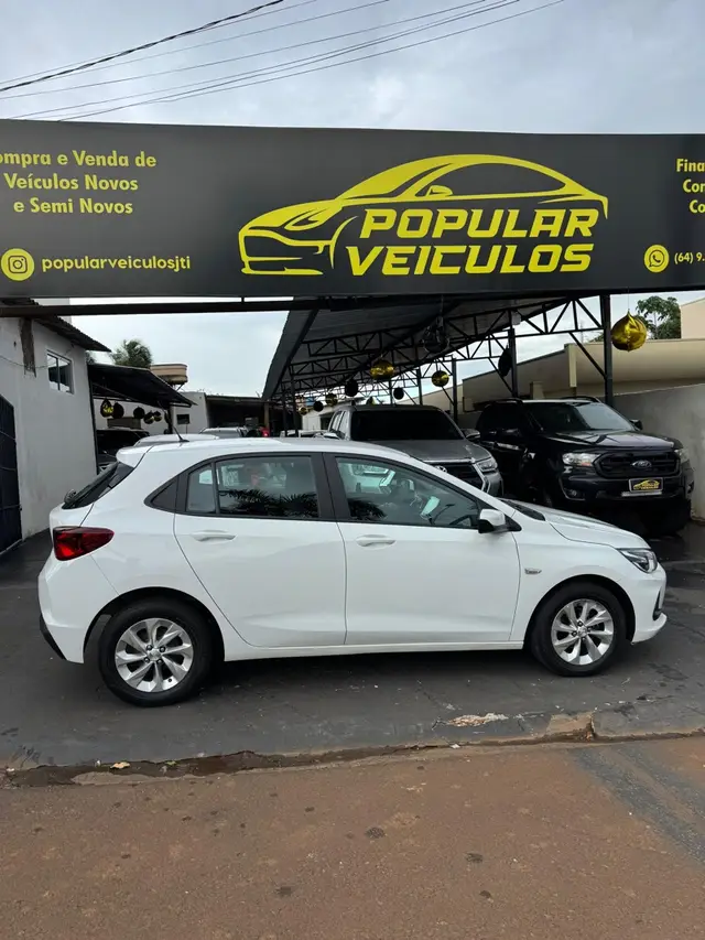 Carro Chevrolet Onix 2023 LT 1.0