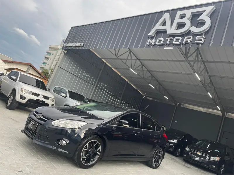 Ford Focus Hatch Titanium 2.0 16V PowerShift