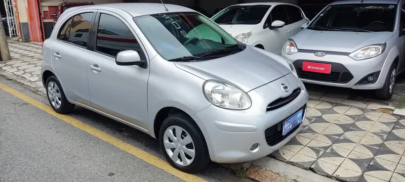 Nissan March 1.0 16V S (Flex)